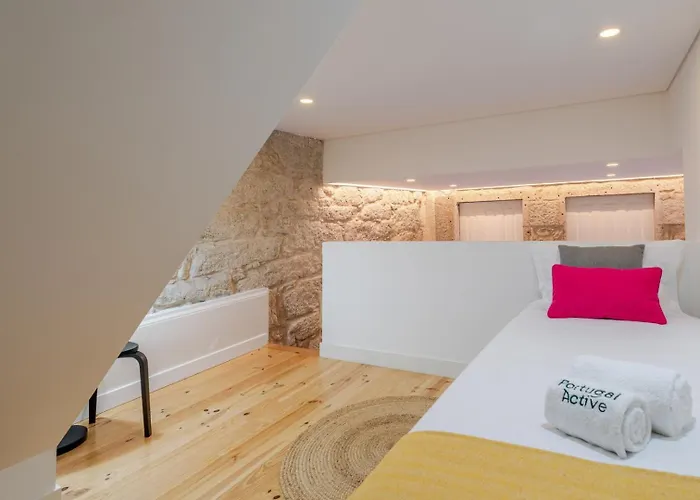 Invictus Escape - Jacuzzi & Charm In The