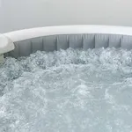 Invictus Escape - Jacuzzi & Charm In The