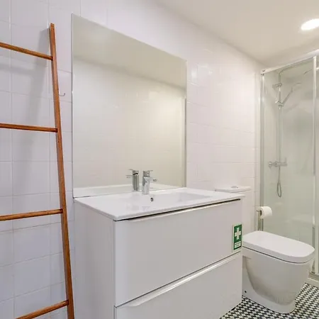 Invictus Escape - Jacuzzi & Charm In The * Porto