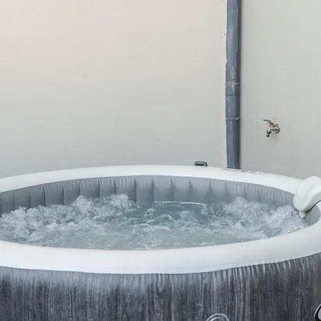 Invictus Escape - Jacuzzi & Charm In The Apartment Porto