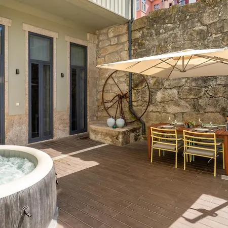 Invictus Escape - Jacuzzi & Charm In The Appartement Porto