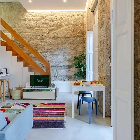 Invictus Escape - Jacuzzi & Charm In The شقة