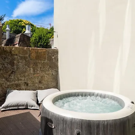 Invictus Escape - Jacuzzi & Charm In The شقة بورتو