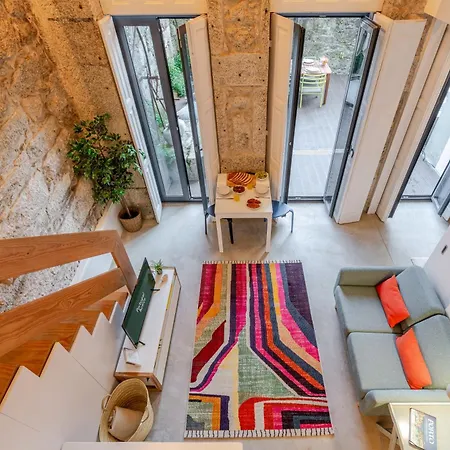 Invictus Escape - Jacuzzi & Charm In The * Porto