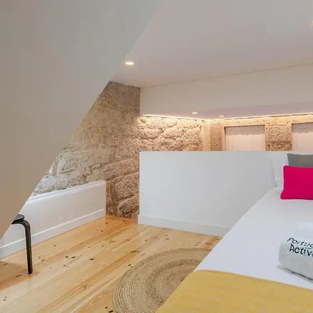 Invictus Escape - Jacuzzi & Charm In The Porto