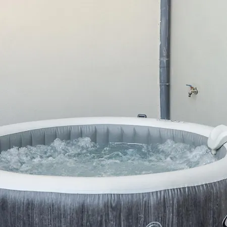 Invictus Escape - Jacuzzi & Charm In The * Porto
