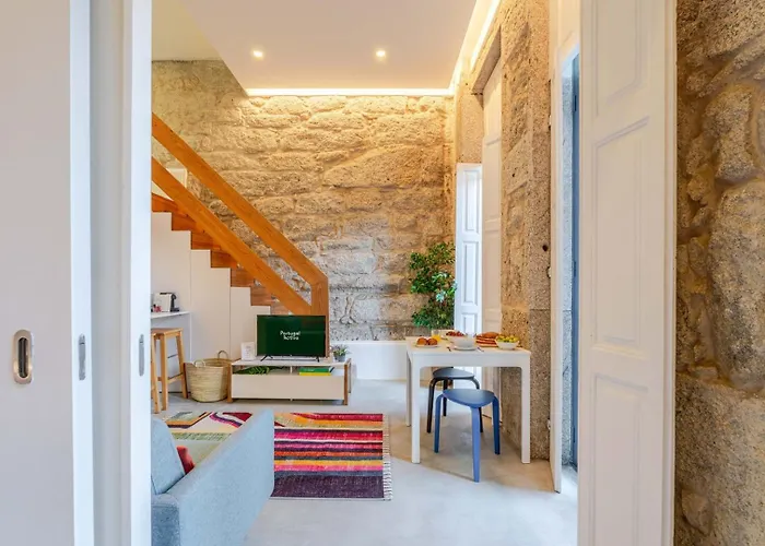 Invictus Escape - Jacuzzi & Charm In The