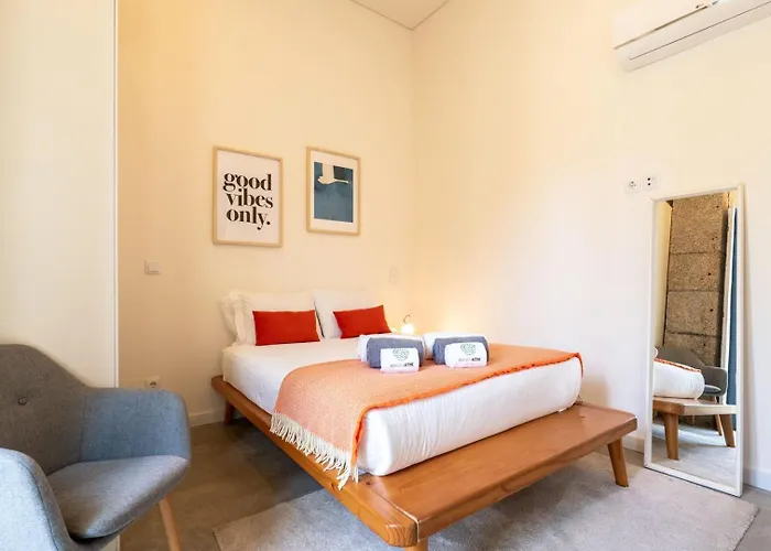 Invictus Escape - Jacuzzi & Charm In The *