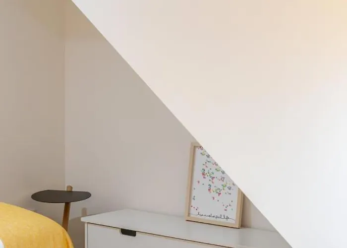 Invictus Escape - Jacuzzi & Charm In The