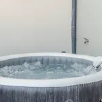 Invictus Escape - Jacuzzi & Charm In The Apartman Porto