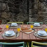 Apartman Invictus Escape - Jacuzzi & Charm In The *