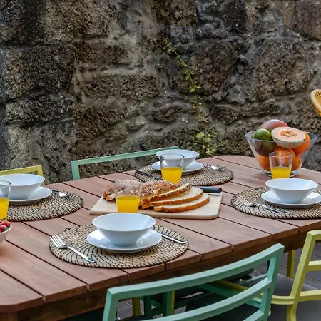 Invictus Escape - Jacuzzi & Charm In The Порту