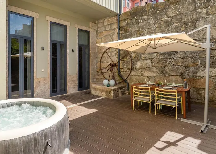 Invictus Escape - Jacuzzi & Charm In The Appartement Porto