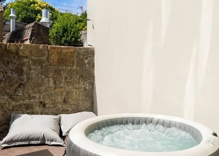 Invictus Escape - Jacuzzi & Charm In The Appartement Porto